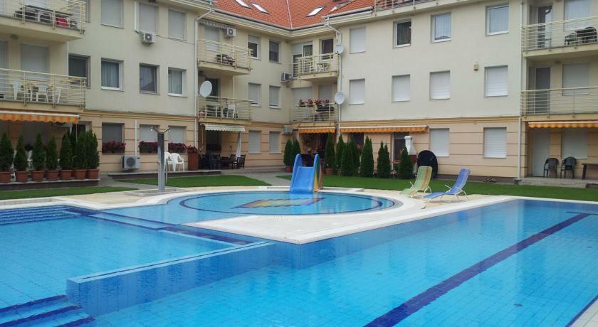 Relax Beach Apartman Hajduszoboszlo Luaran gambar