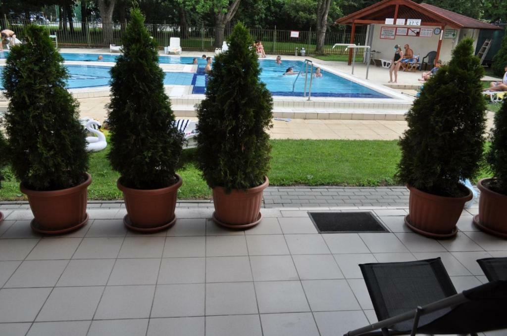 Relax Beach Apartman Hajduszoboszlo Luaran gambar